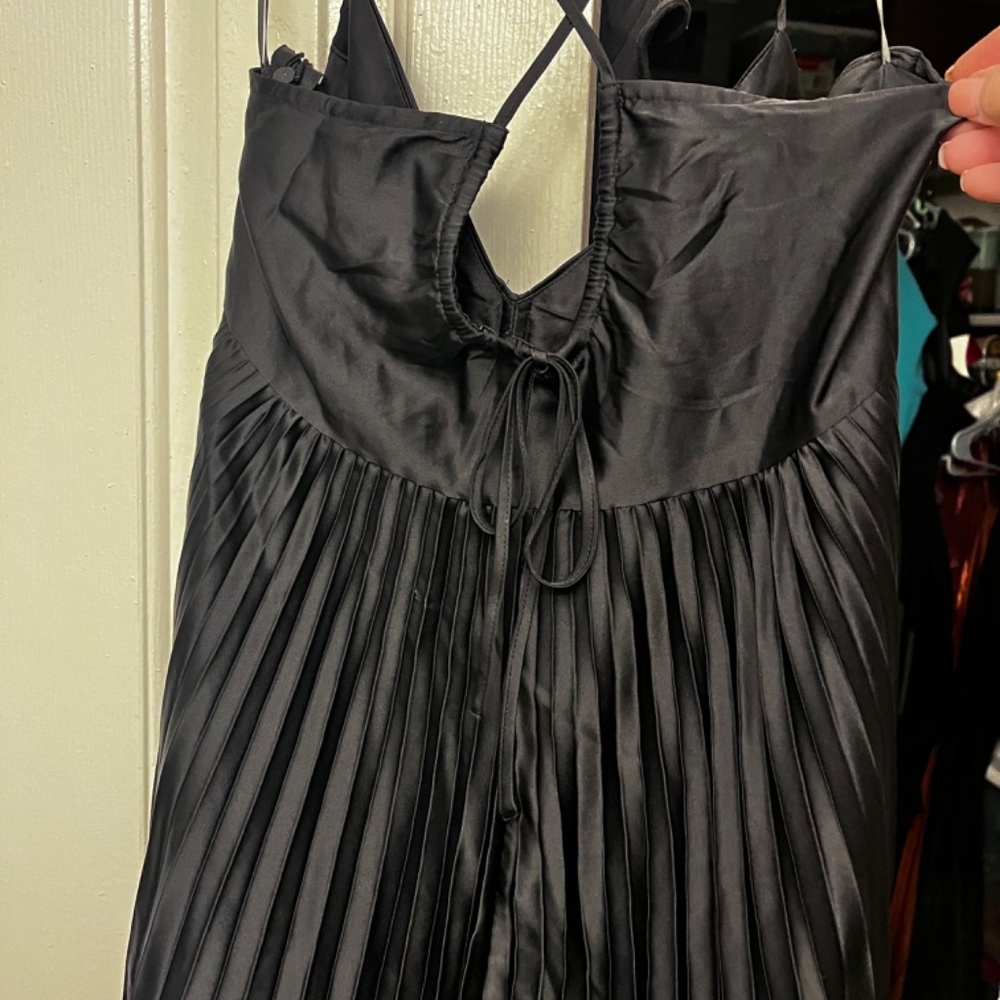 Dress - Picture 2 of 4